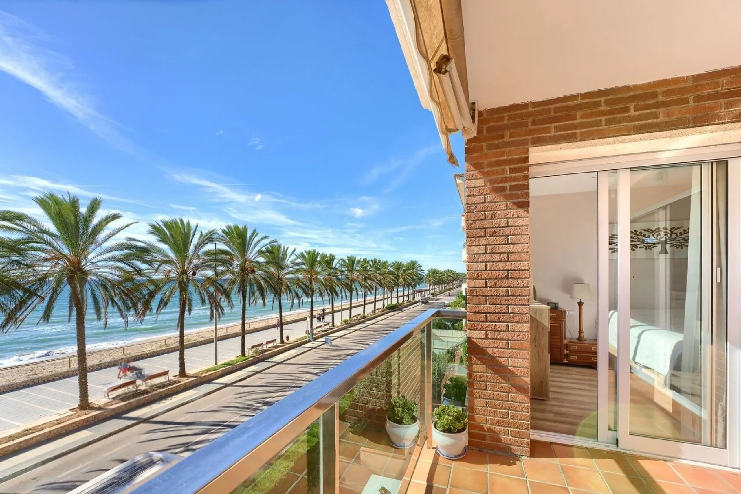 Bright frontline sea view apartment with panoramic views in Calafell, Costa Dorada
