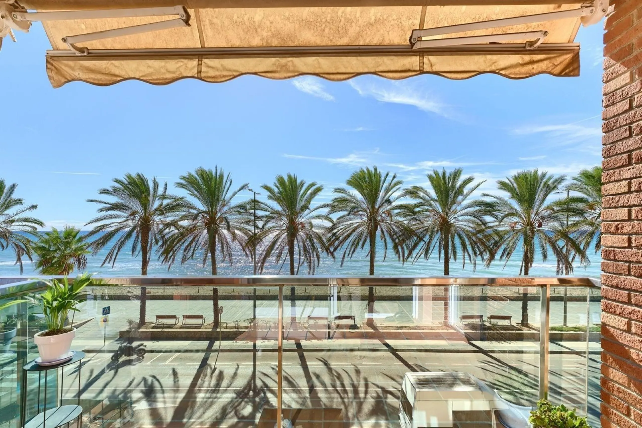Bright frontline sea view apartment with panoramic views in Calafell, Costa Dorada