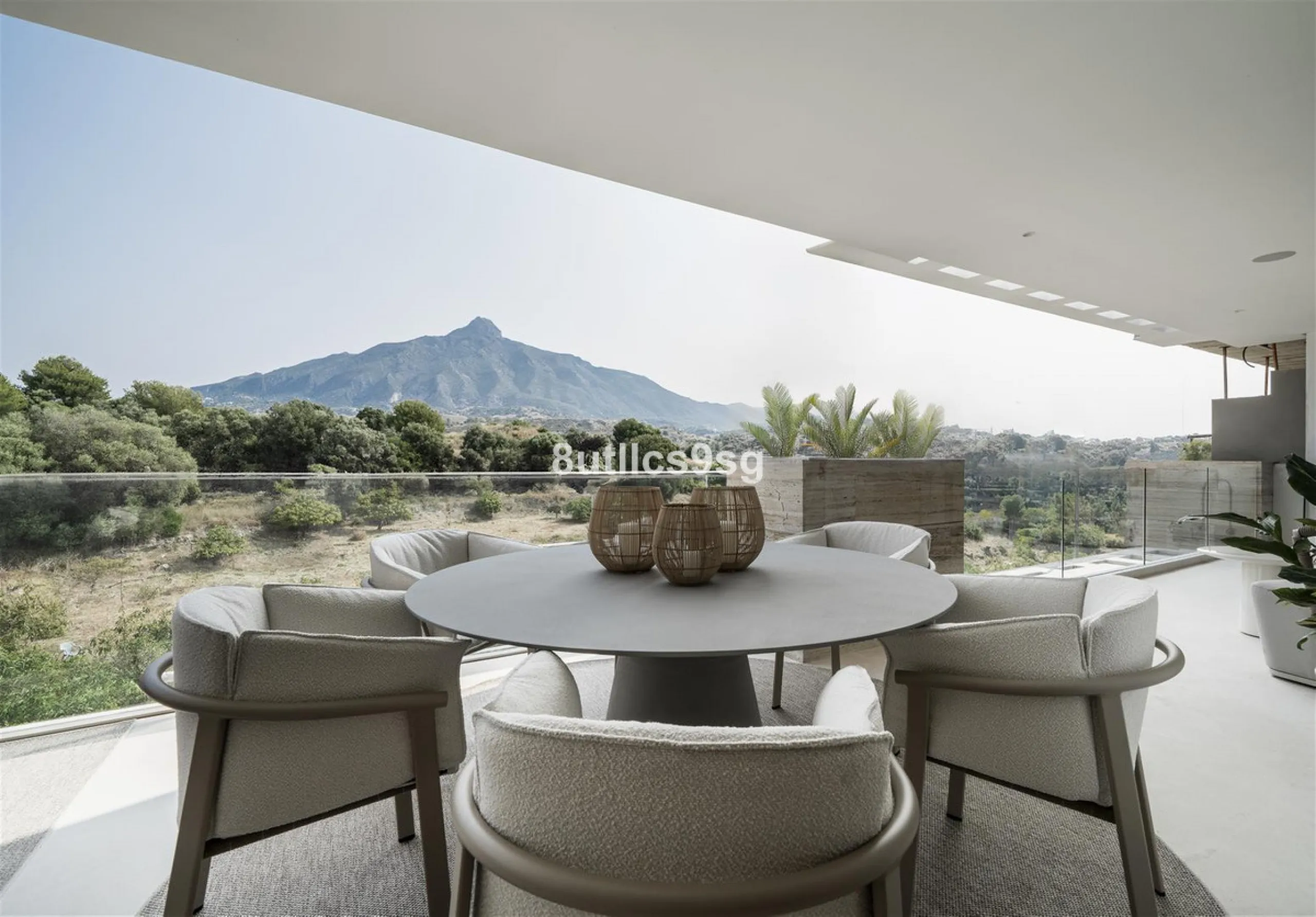 Apartment - Middle Floor Apartment в продаже в Marbella, Málaga. В доме 2 спален и 2 ванных комнат. Площадь дома 152 м²