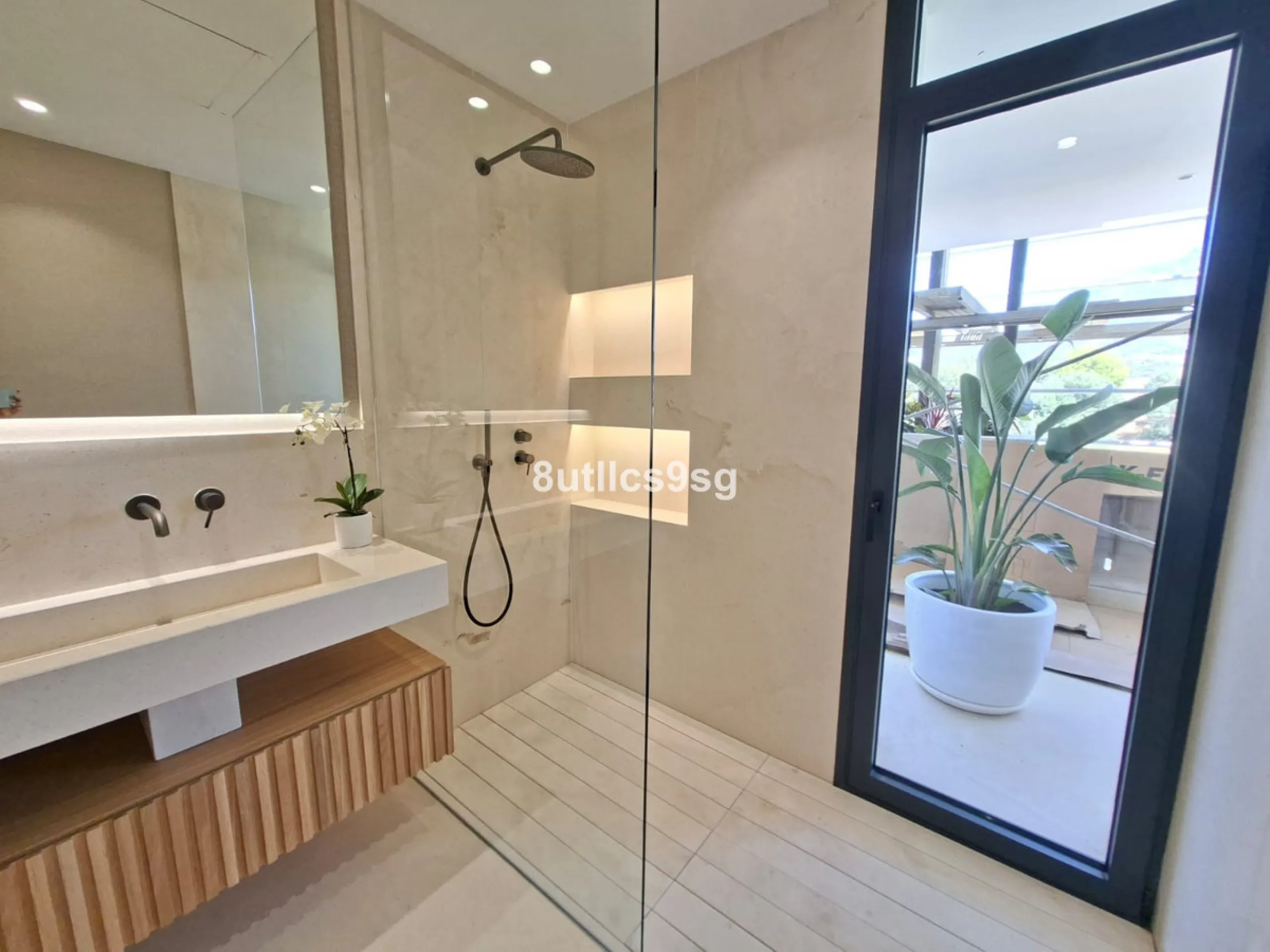 Apartment - Middle Floor Apartment в продаже в Marbella, Málaga. В доме 2 спален и 2 ванных комнат. Площадь дома 152 м²