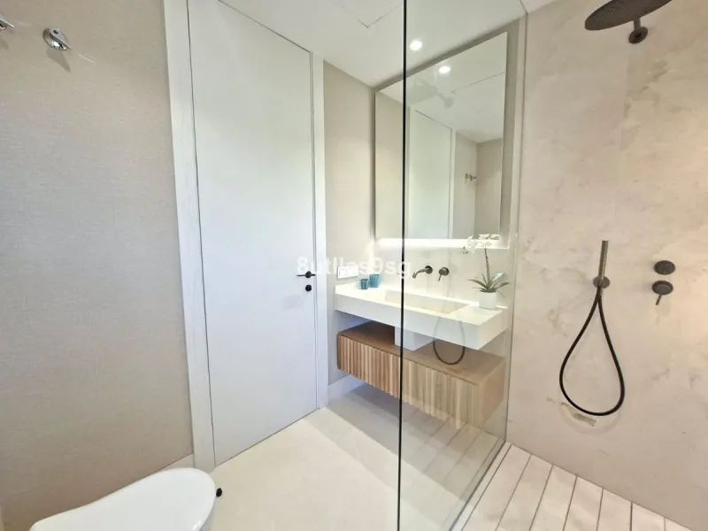 Apartment - Middle Floor Apartment в продаже в Marbella, Málaga. В доме 2 спален и 2 ванных комнат. Площадь дома 152 м²