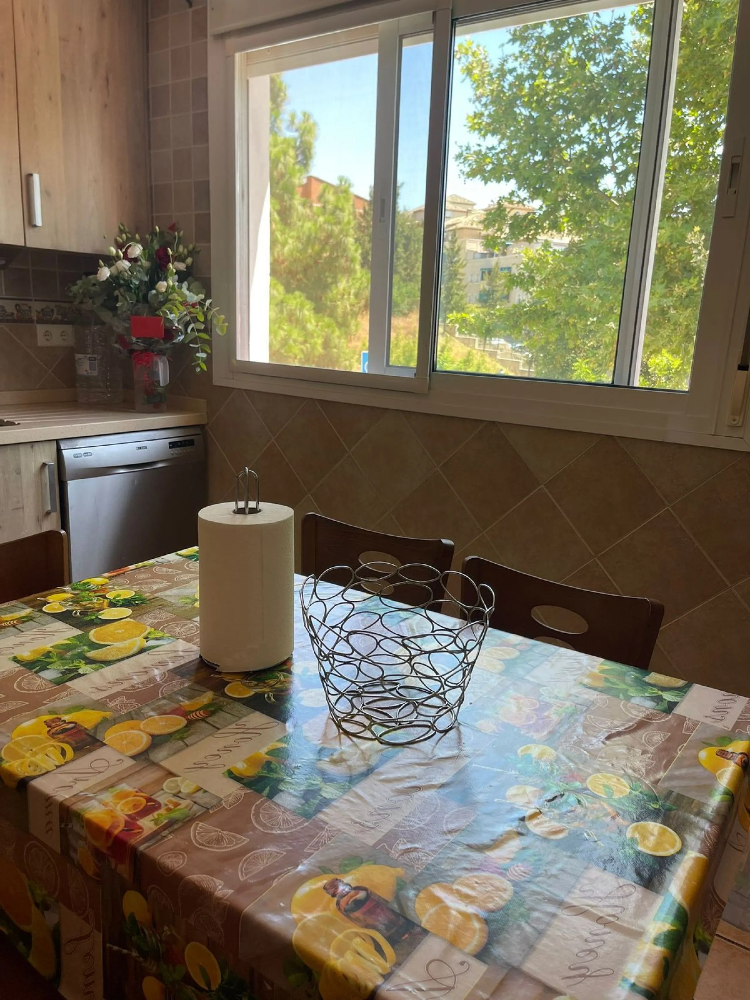 Large Family Townhouse in Estepona – Prime Location on Calle Juan Blanco