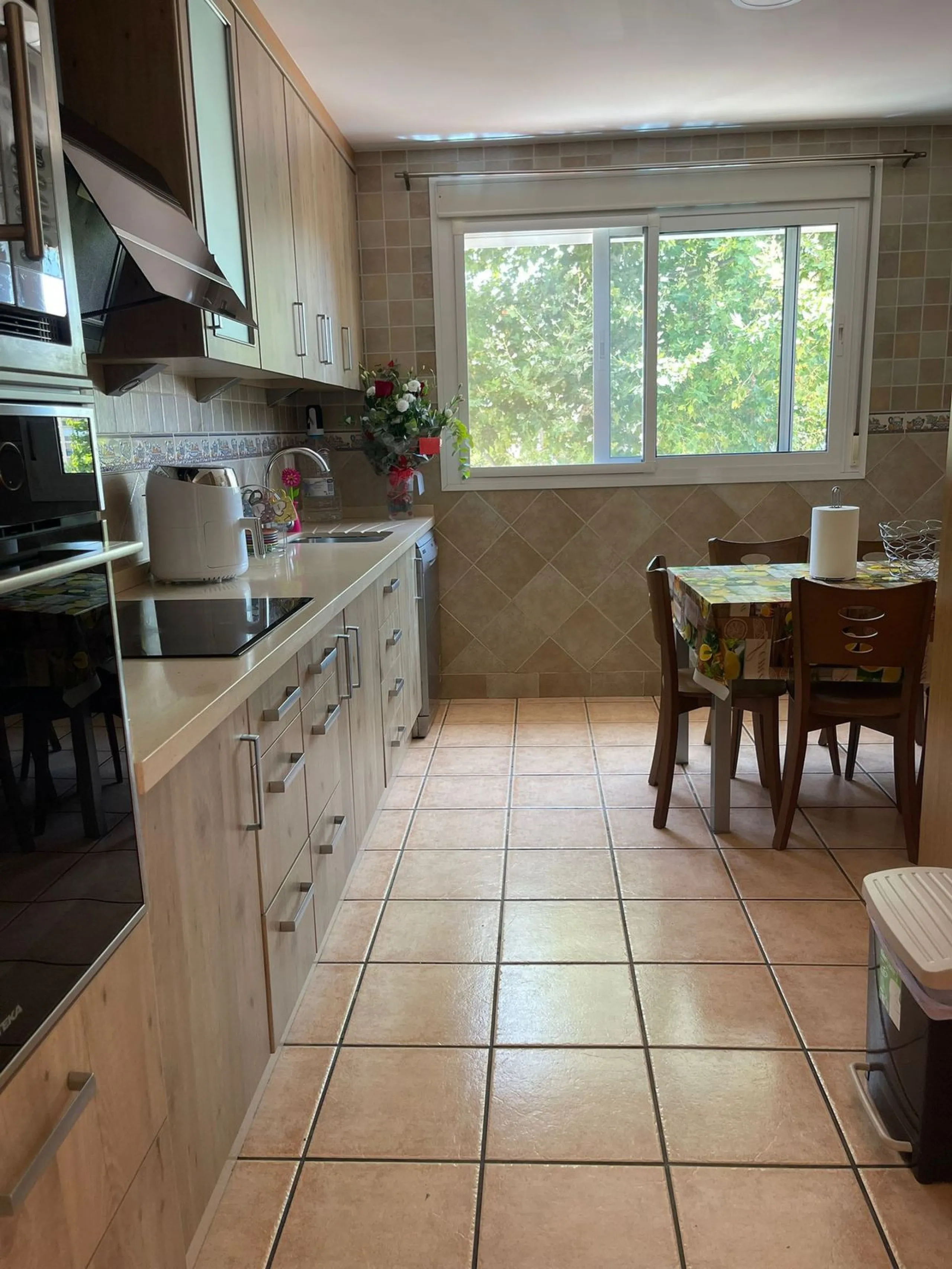 Large Family Townhouse in Estepona – Prime Location on Calle Juan Blanco