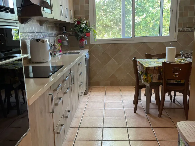 Large Family Townhouse in Estepona – Prime Location on Calle Juan Blanco