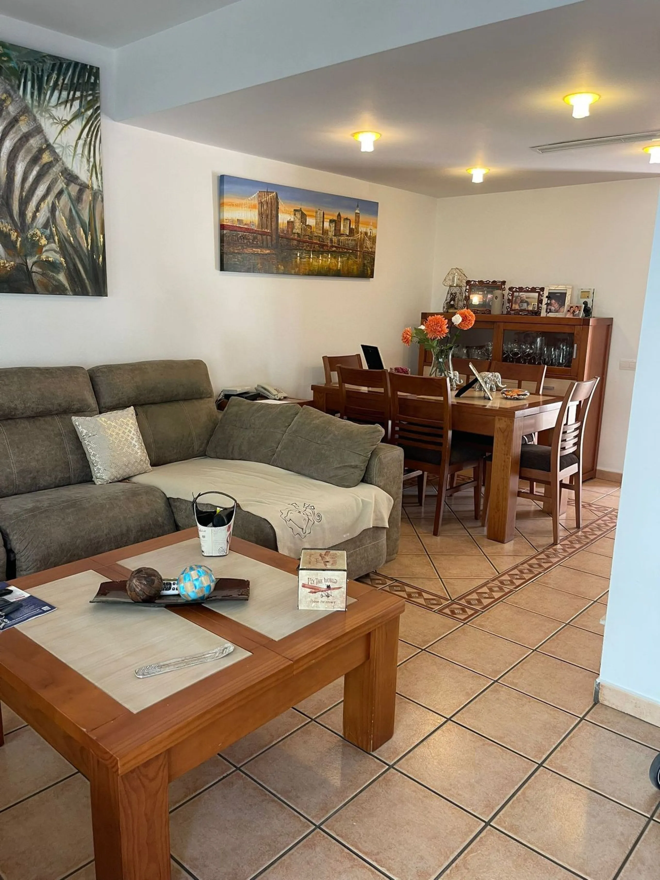Large Family Townhouse in Estepona – Prime Location on Calle Juan Blanco