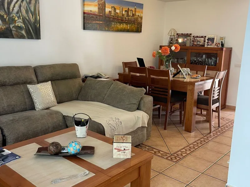 Large Family Townhouse in Estepona – Prime Location on Calle Juan Blanco