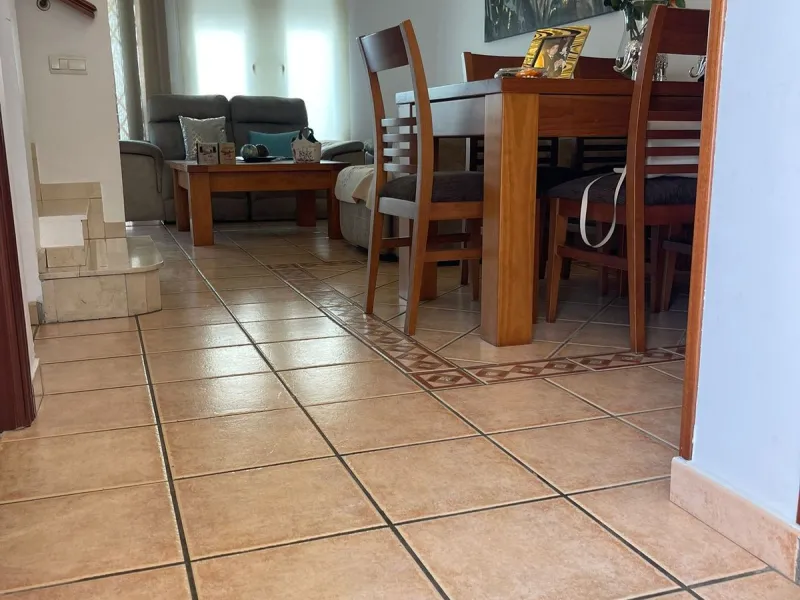 Large Family Townhouse in Estepona – Prime Location on Calle Juan Blanco