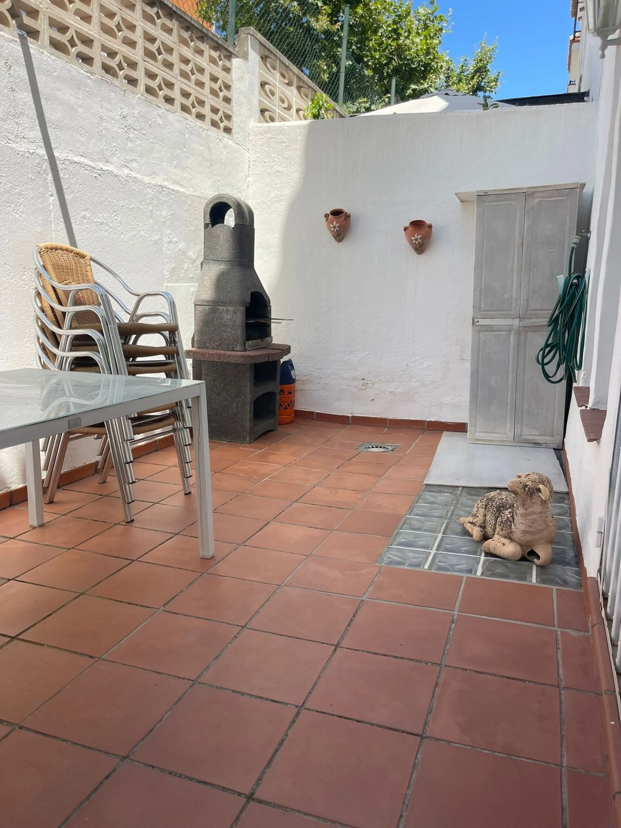 Large Family Townhouse in Estepona – Prime Location on Calle Juan Blanco