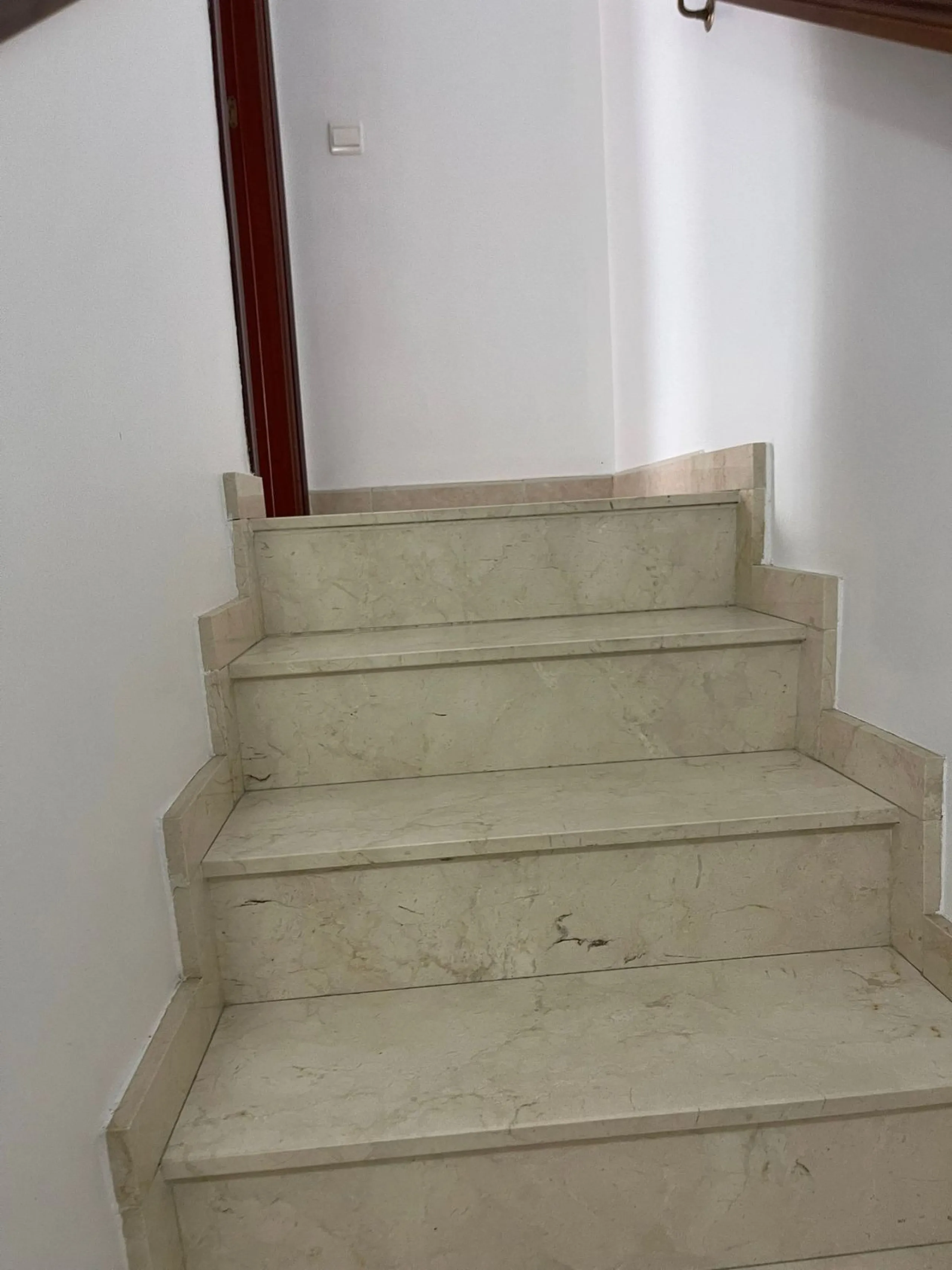 Large Family Townhouse in Estepona – Prime Location on Calle Juan Blanco
