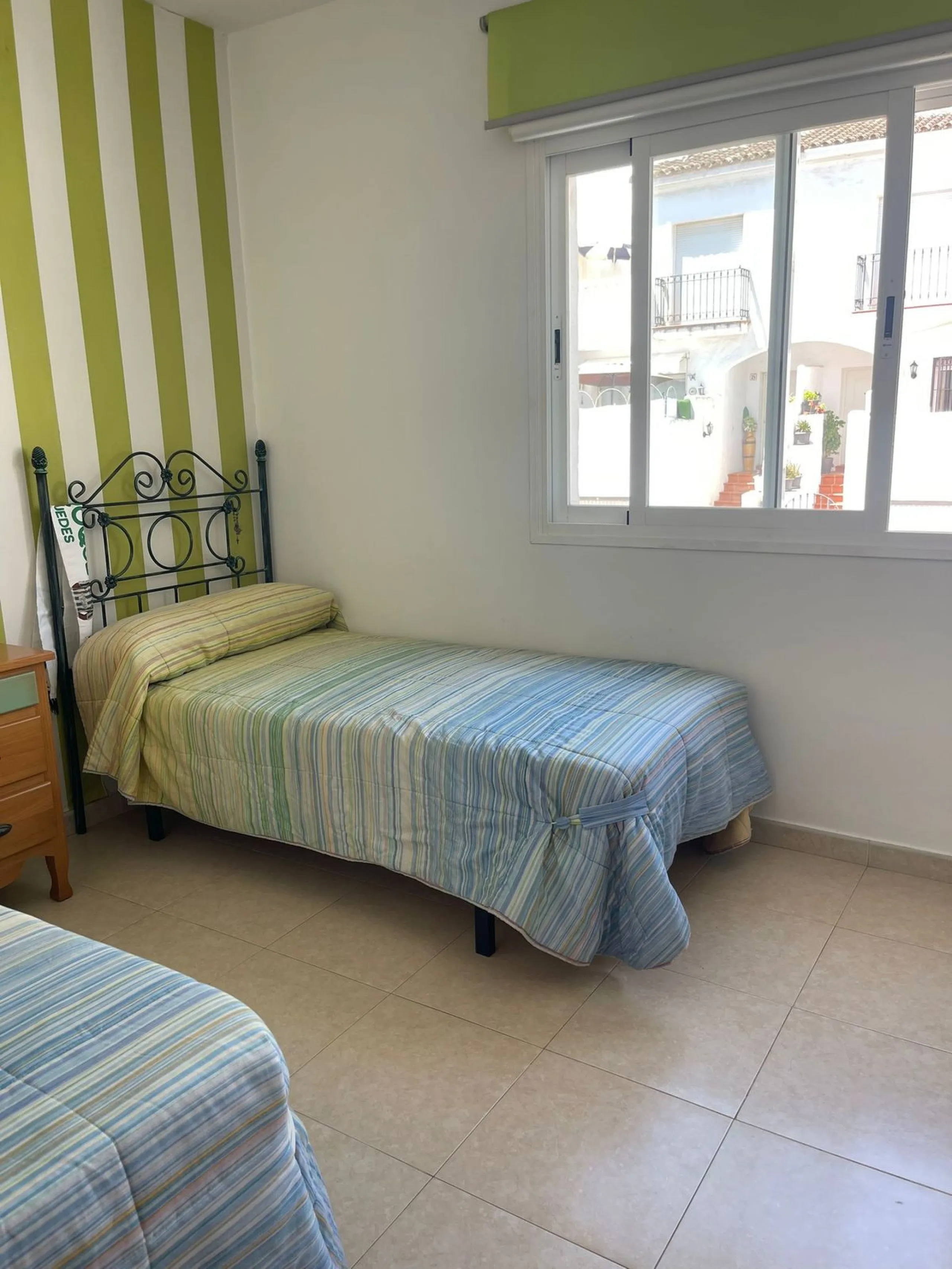 Large Family Townhouse in Estepona – Prime Location on Calle Juan Blanco
