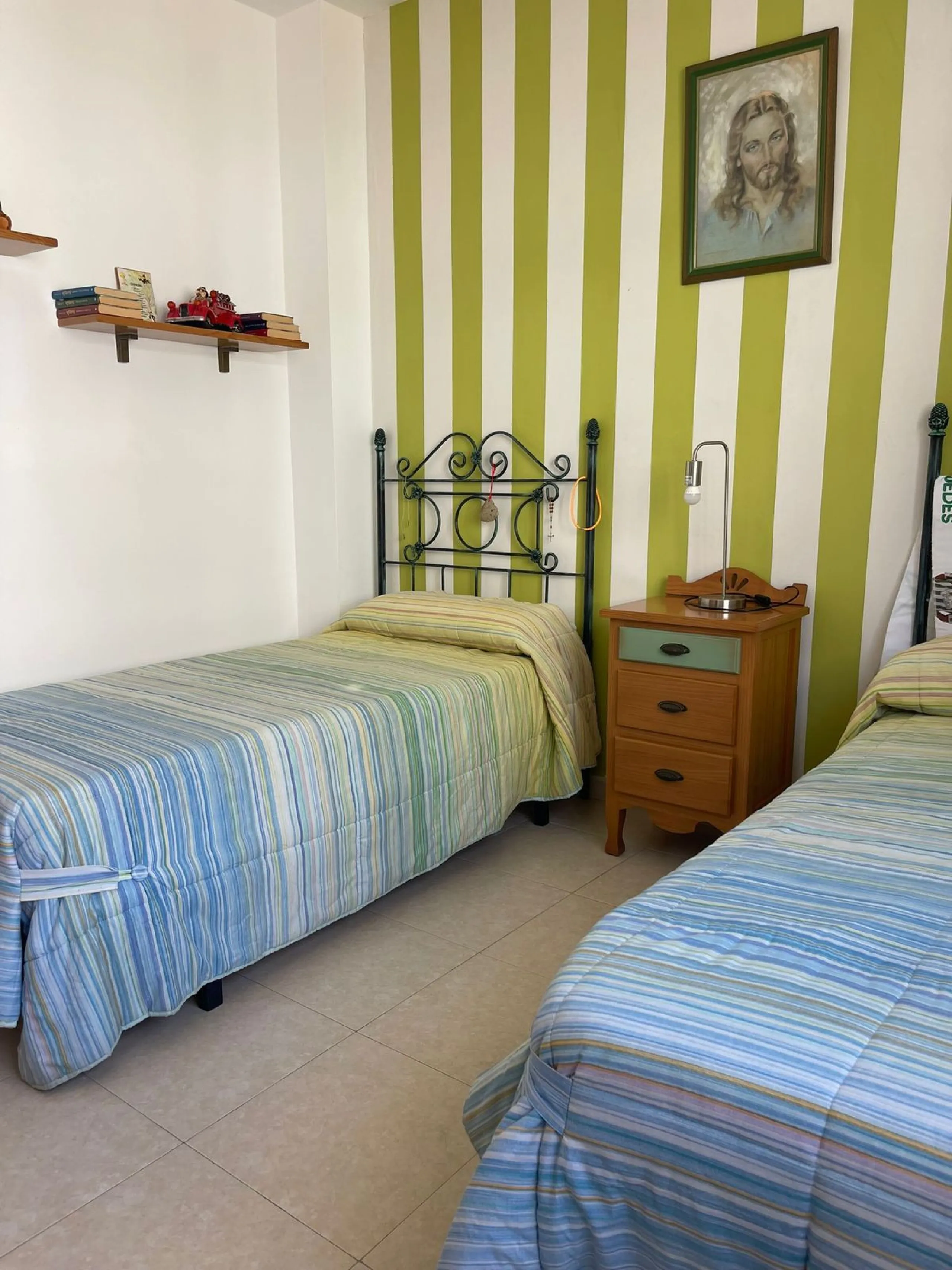 Large Family Townhouse in Estepona – Prime Location on Calle Juan Blanco
