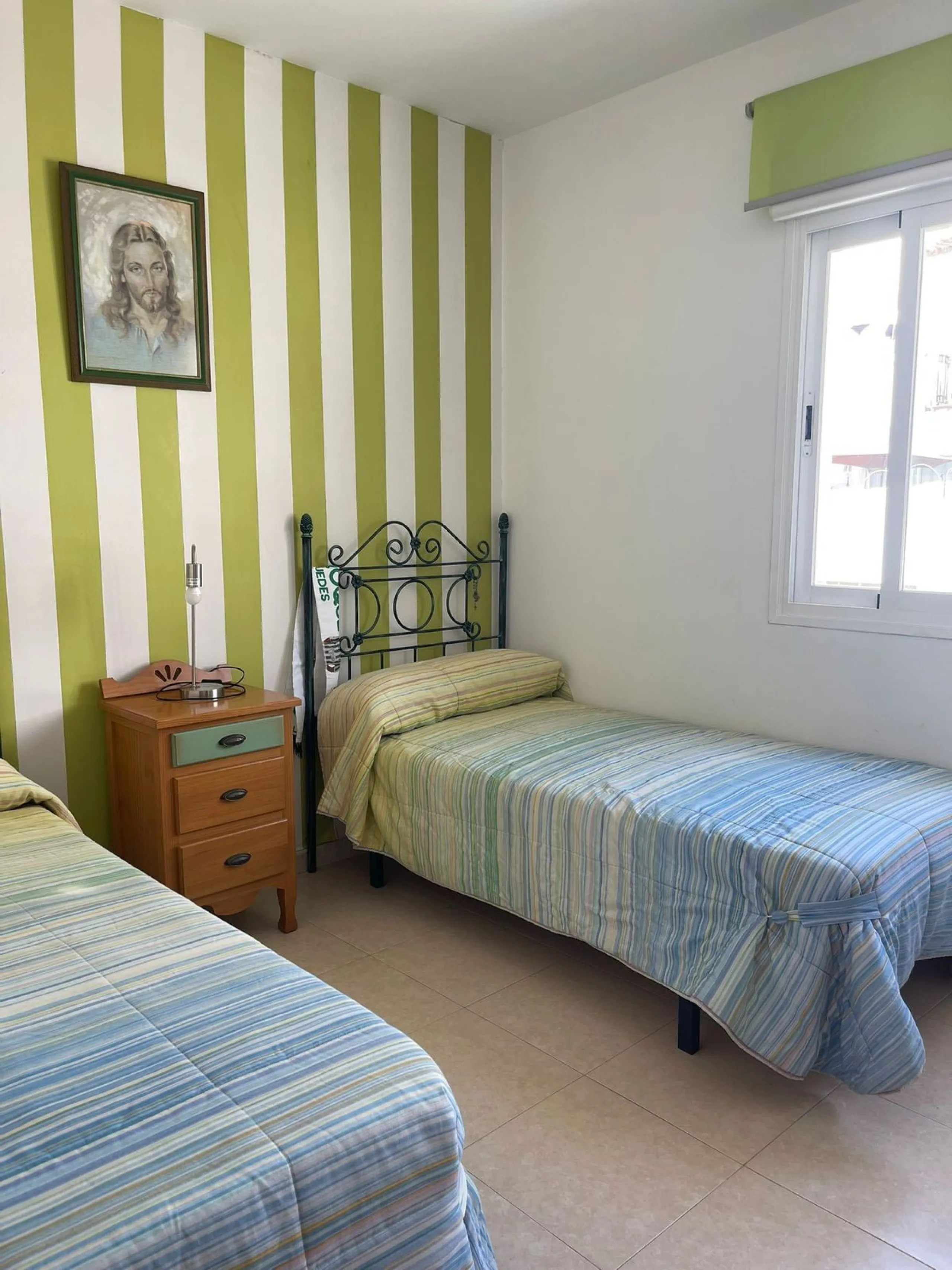 Large Family Townhouse in Estepona – Prime Location on Calle Juan Blanco