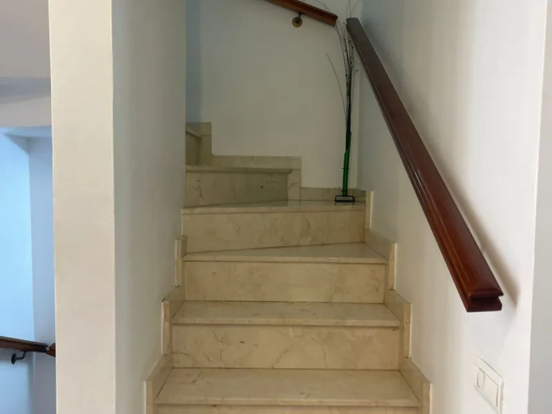 Large Family Townhouse in Estepona – Prime Location on Calle Juan Blanco