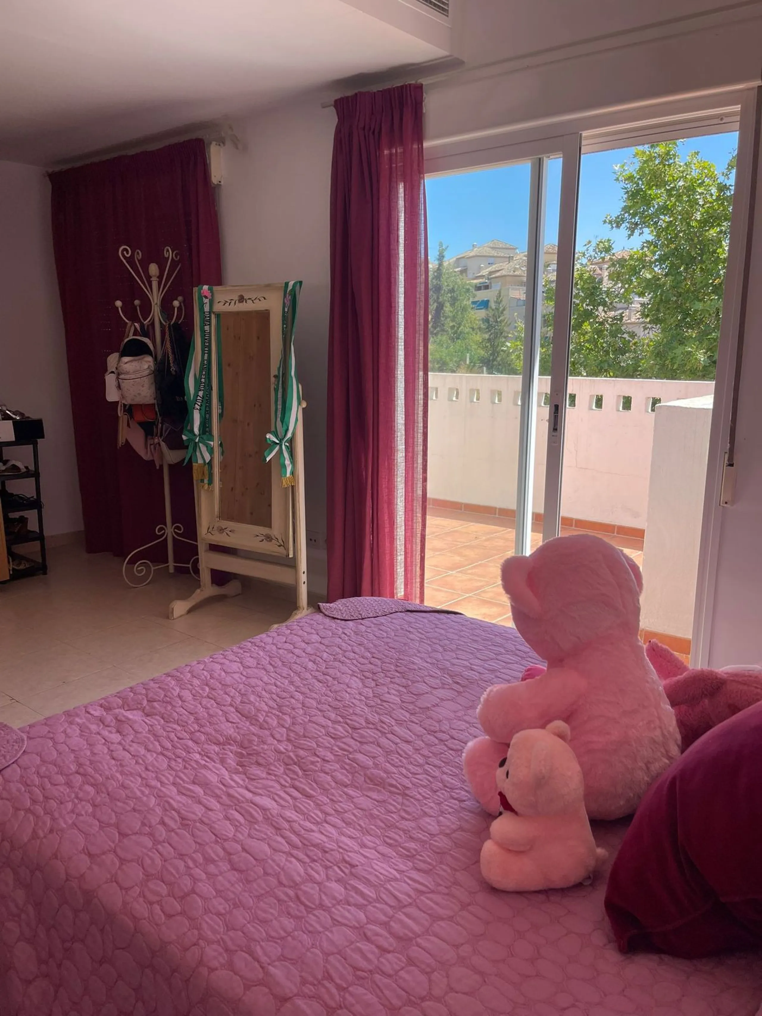 Large Family Townhouse in Estepona – Prime Location on Calle Juan Blanco