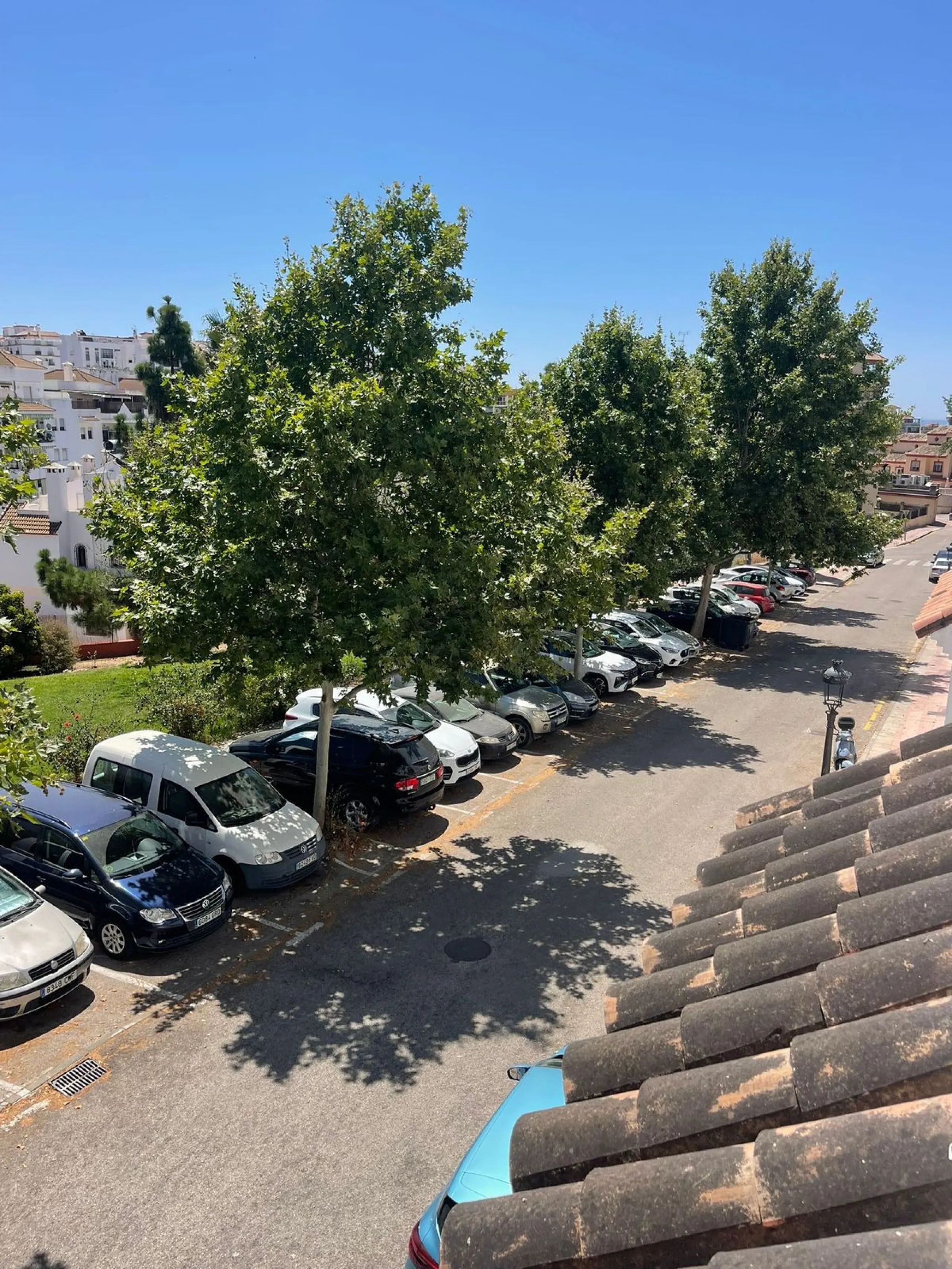 Large Family Townhouse in Estepona – Prime Location on Calle Juan Blanco