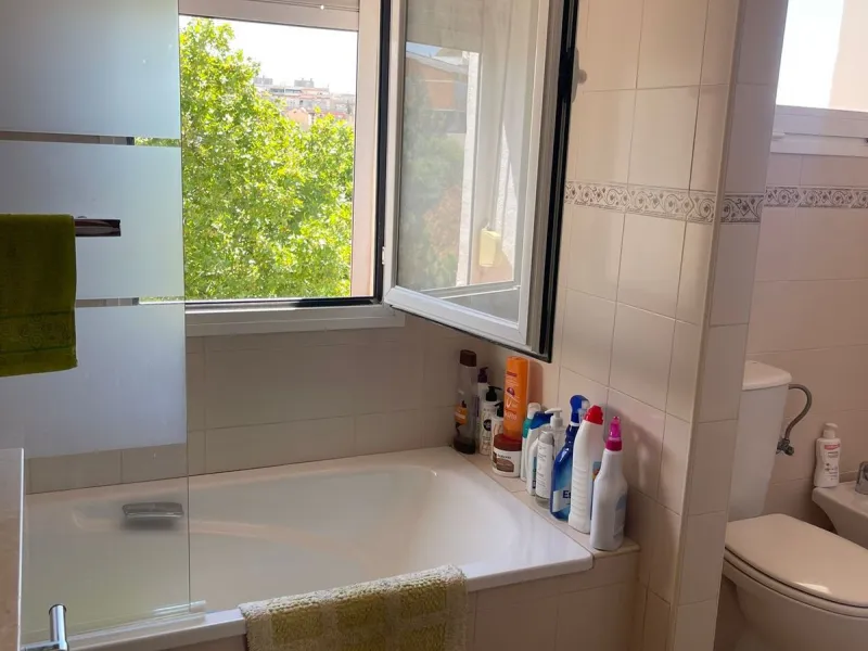 Large Family Townhouse in Estepona – Prime Location on Calle Juan Blanco