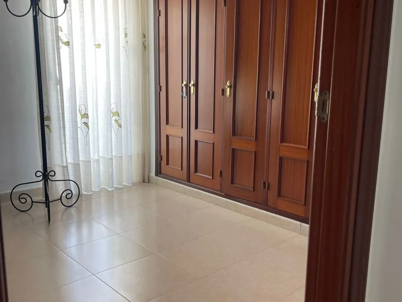 Large Family Townhouse in Estepona – Prime Location on Calle Juan Blanco