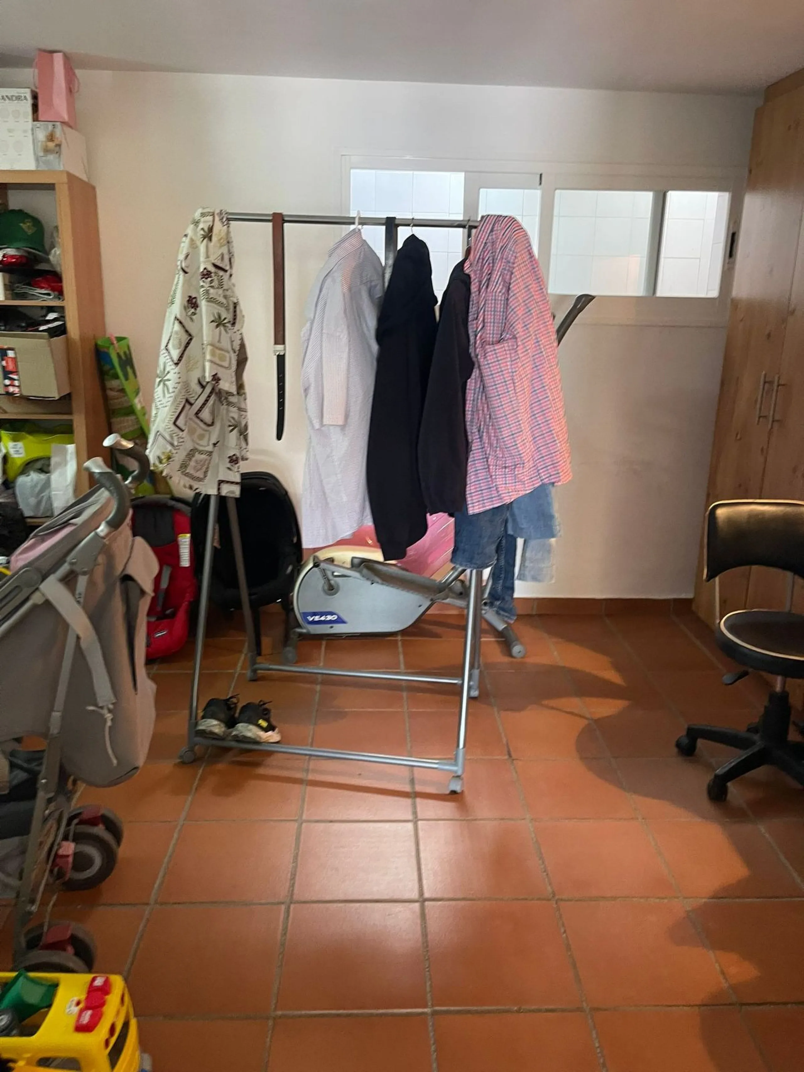 Large Family Townhouse in Estepona – Prime Location on Calle Juan Blanco