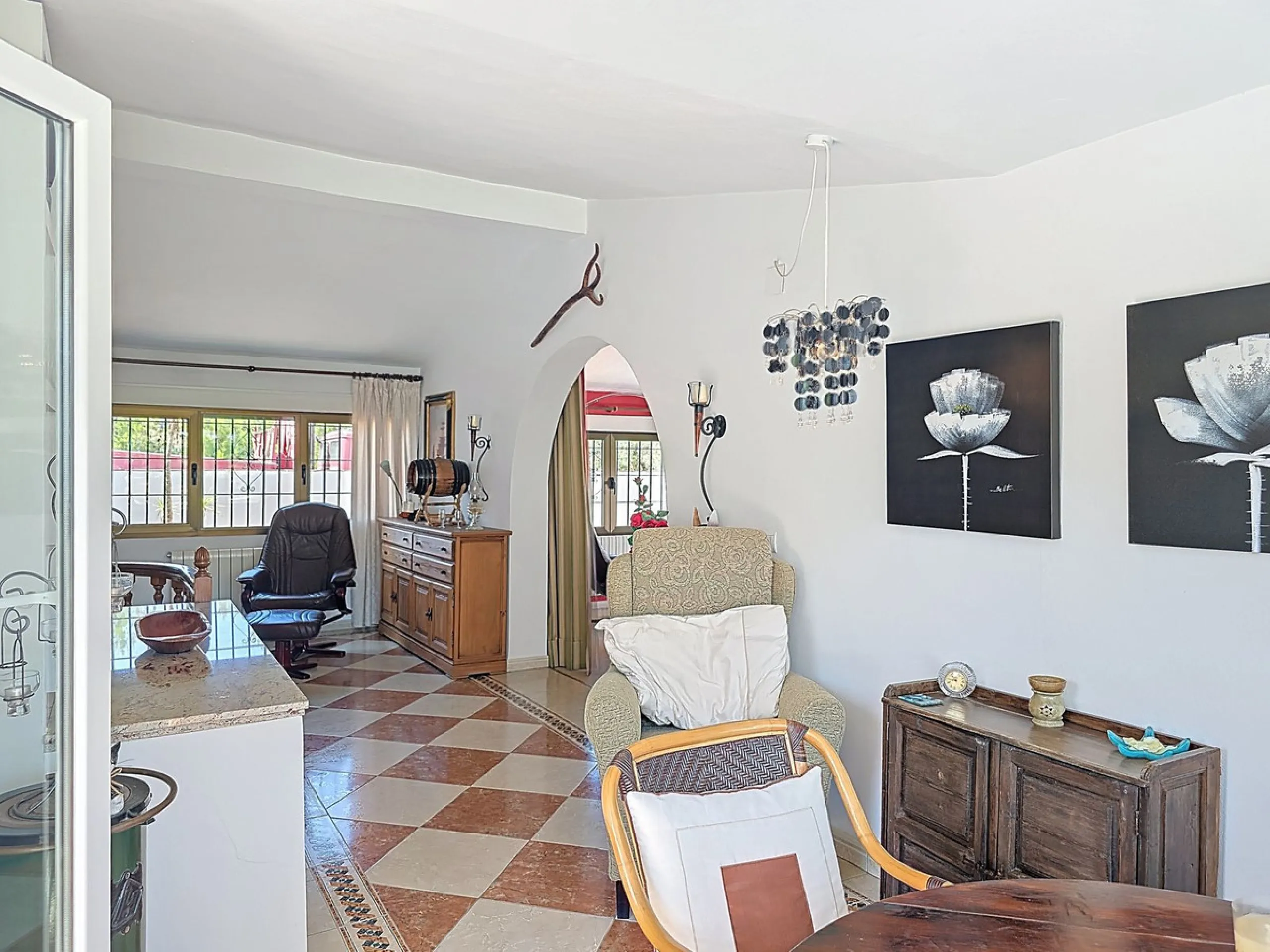 House - Detached Villa в продаже в Cómpeta, Málaga. В доме 2 спален и 2 ванных комнат. Площадь дома 229 м². Площадь участка 2497 м²