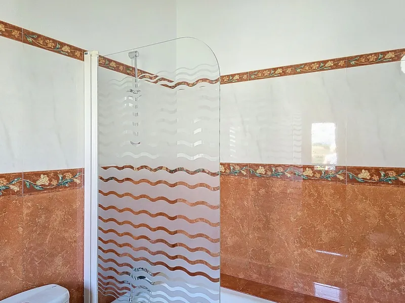 House - Detached Villa в продаже в Cómpeta, Málaga. В доме 2 спален и 2 ванных комнат. Площадь дома 229 м². Площадь участка 2497 м²
