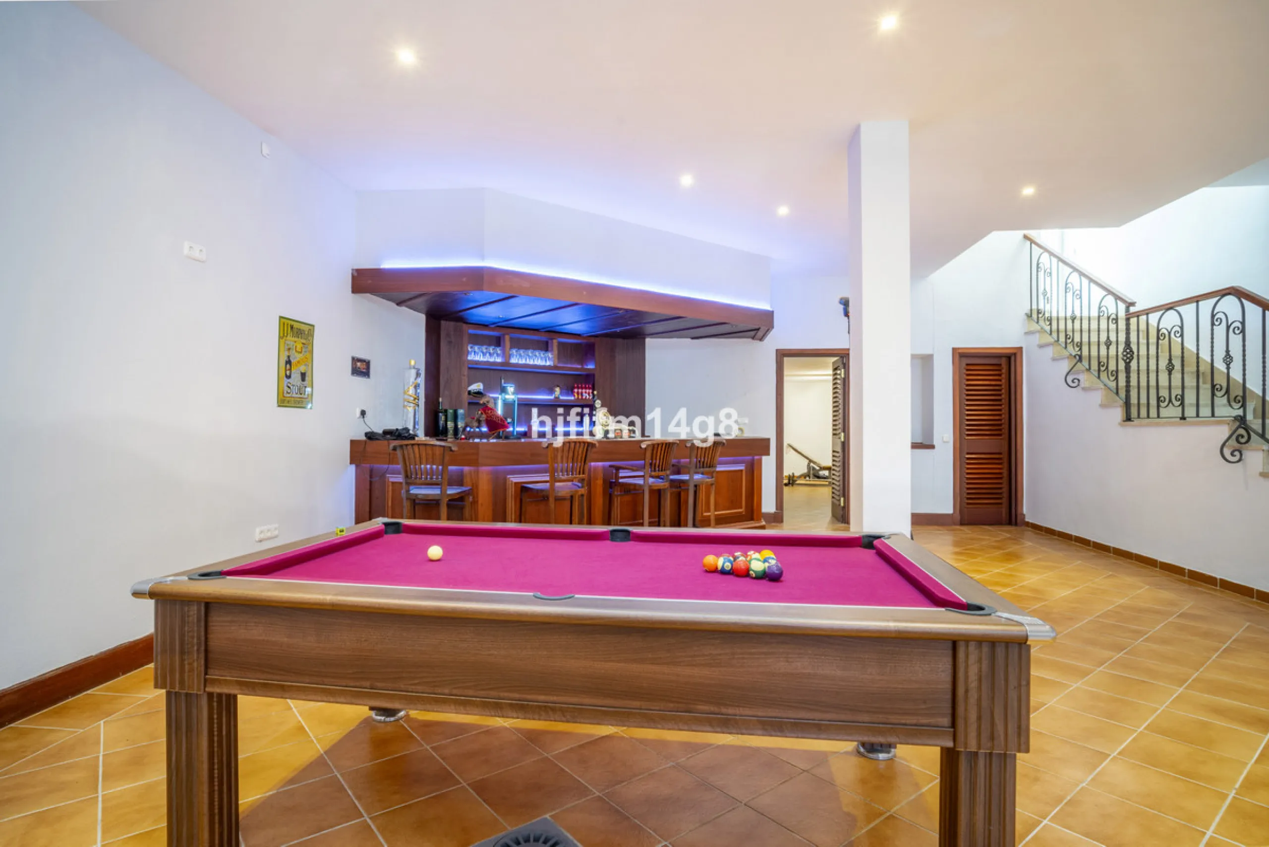 House - Townhouse в продаже в Marbella, Málaga. В доме 3 спален и 4 ванных комнат. Площадь дома 385 м². Площадь участка 178 м²