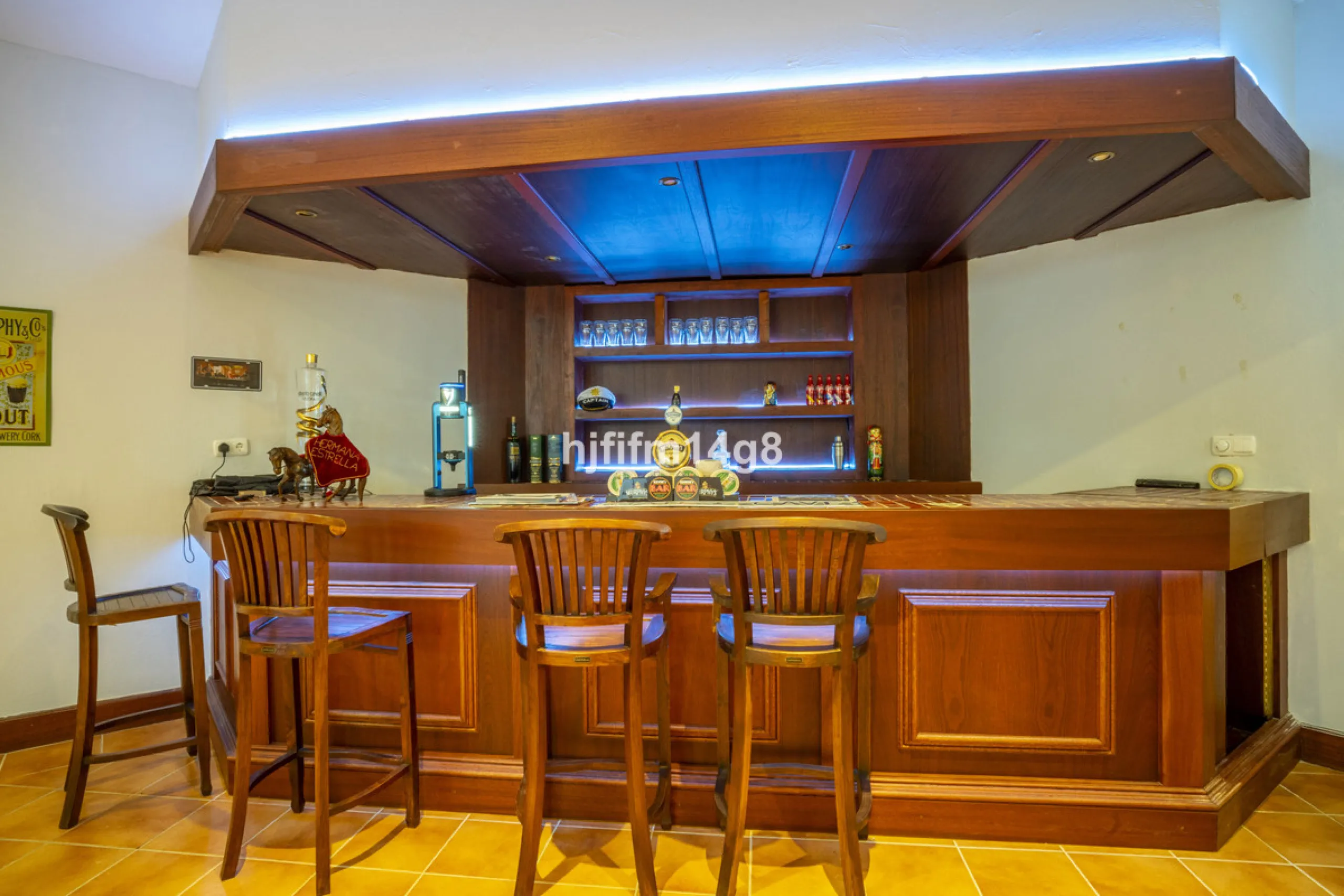 House - Townhouse в продаже в Marbella, Málaga. В доме 3 спален и 4 ванных комнат. Площадь дома 385 м². Площадь участка 178 м²