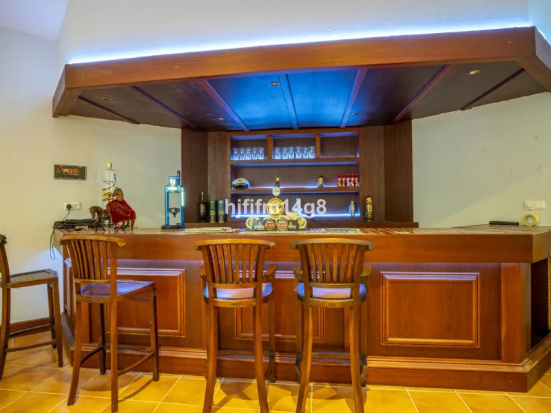 House - Townhouse в продаже в Marbella, Málaga. В доме 3 спален и 4 ванных комнат. Площадь дома 385 м². Площадь участка 178 м²
