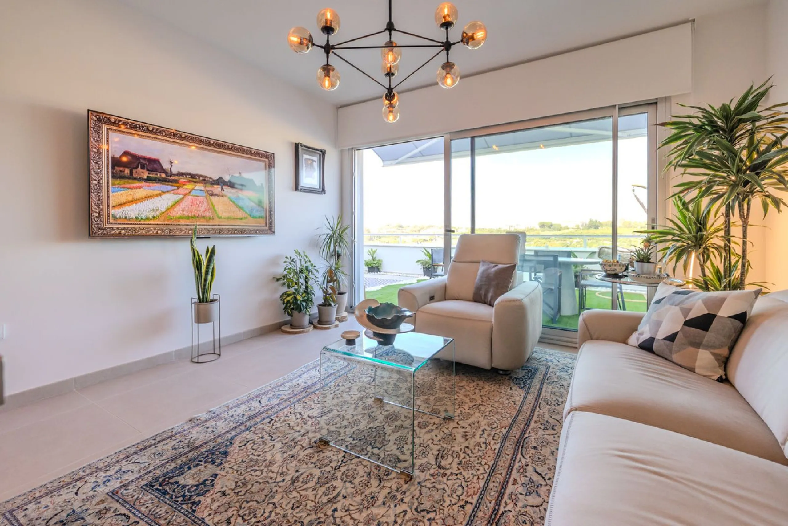 Apartment - Penthouse в продаже в Estepona, Málaga. В доме 2 спален и 2 ванных комнат. Площадь дома 75 м²