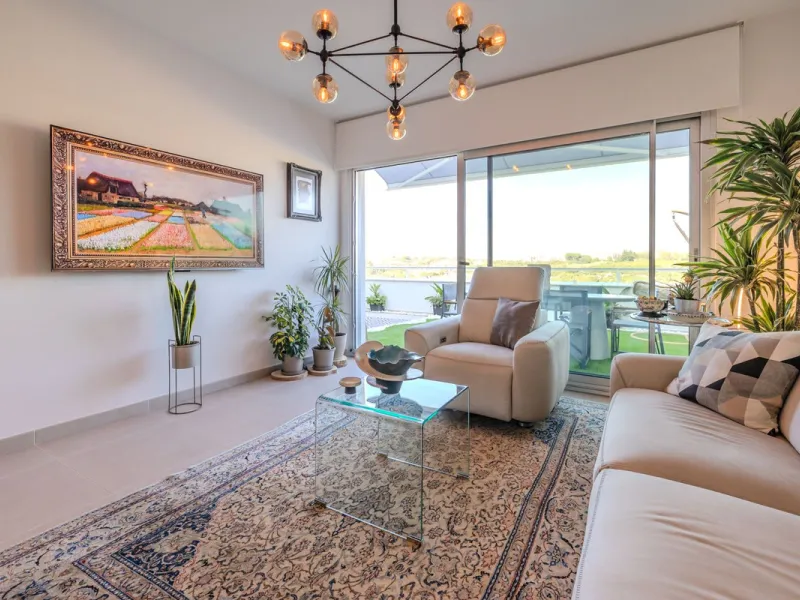 Apartment - Penthouse в продаже в Estepona, Málaga. В доме 2 спален и 2 ванных комнат. Площадь дома 75 м²