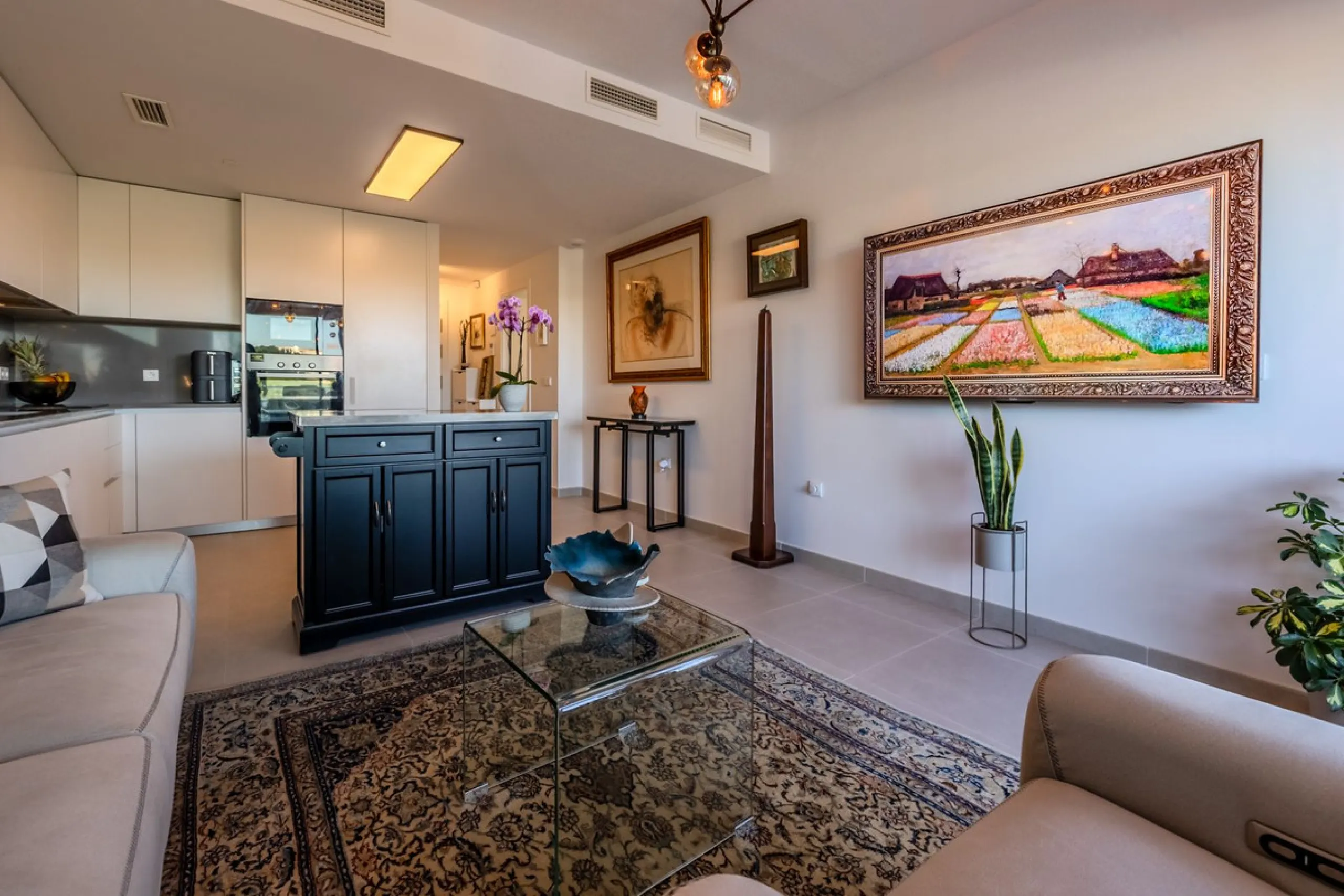 Apartment - Penthouse в продаже в Estepona, Málaga. В доме 2 спален и 2 ванных комнат. Площадь дома 75 м²