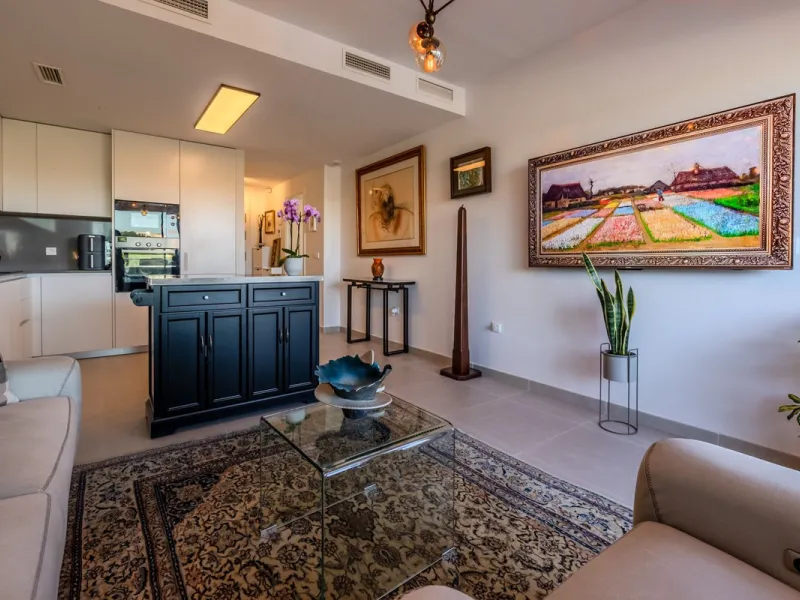 Apartment - Penthouse в продаже в Estepona, Málaga. В доме 2 спален и 2 ванных комнат. Площадь дома 75 м²