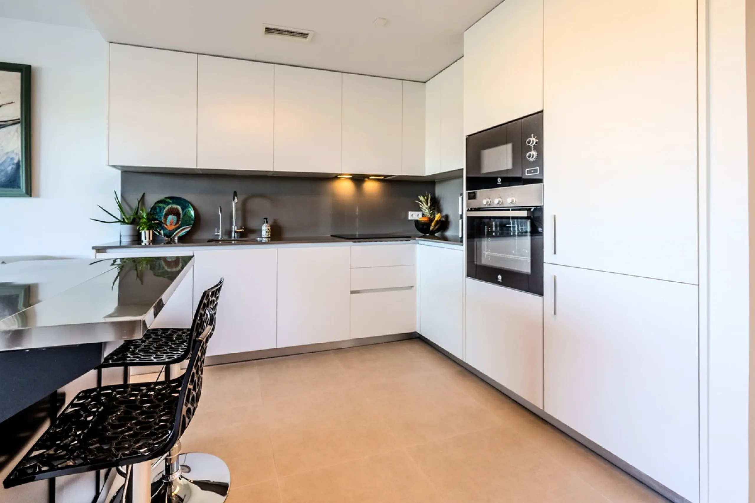 Apartment - Penthouse в продаже в Estepona, Málaga. В доме 2 спален и 2 ванных комнат. Площадь дома 75 м²