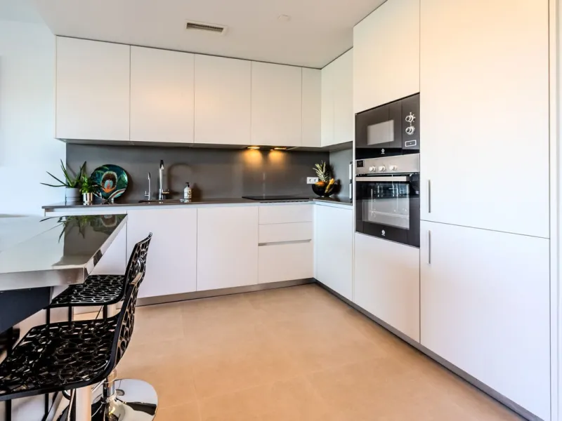 Apartment - Penthouse в продаже в Estepona, Málaga. В доме 2 спален и 2 ванных комнат. Площадь дома 75 м²