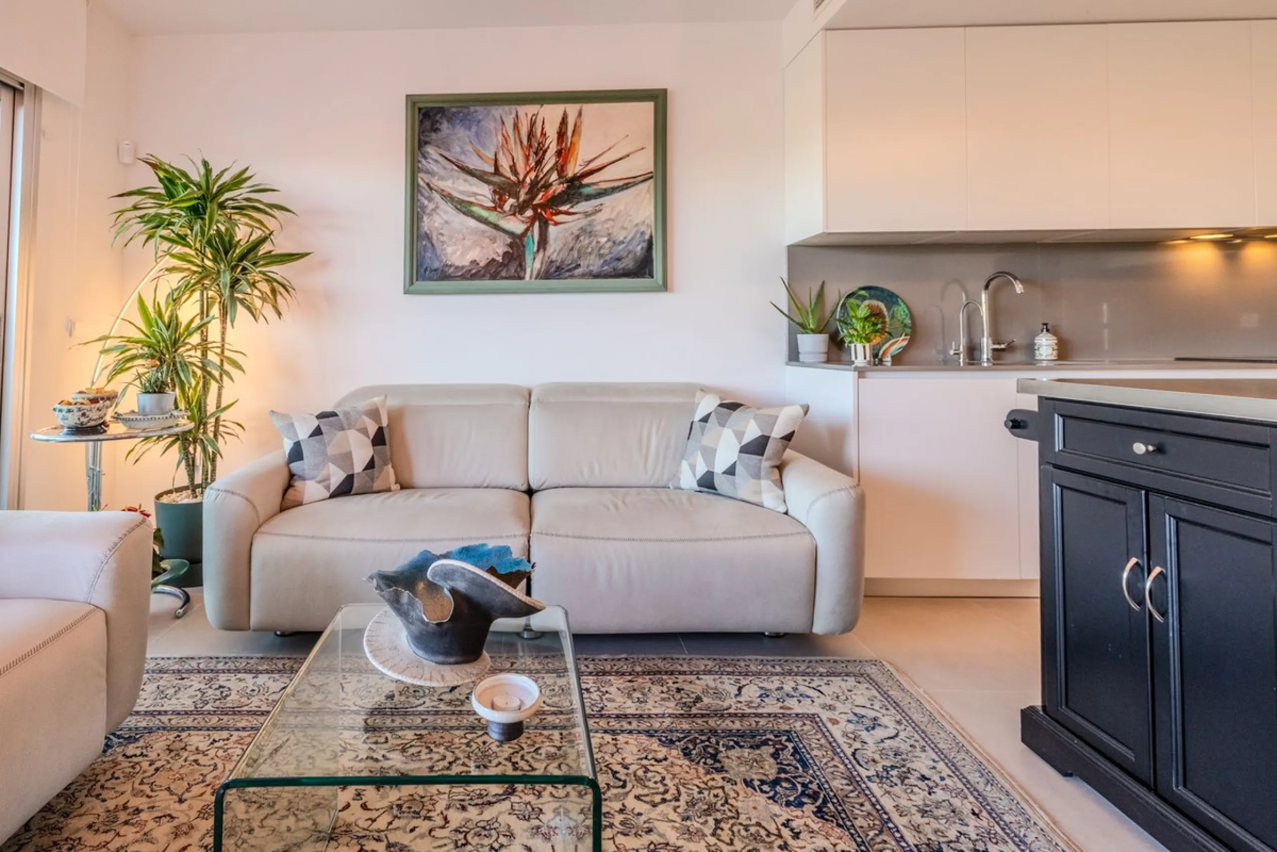 Apartment - Penthouse в продаже в Estepona, Málaga. В доме 2 спален и 2 ванных комнат. Площадь дома 75 м²