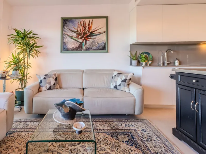 Apartment - Penthouse в продаже в Estepona, Málaga. В доме 2 спален и 2 ванных комнат. Площадь дома 75 м²