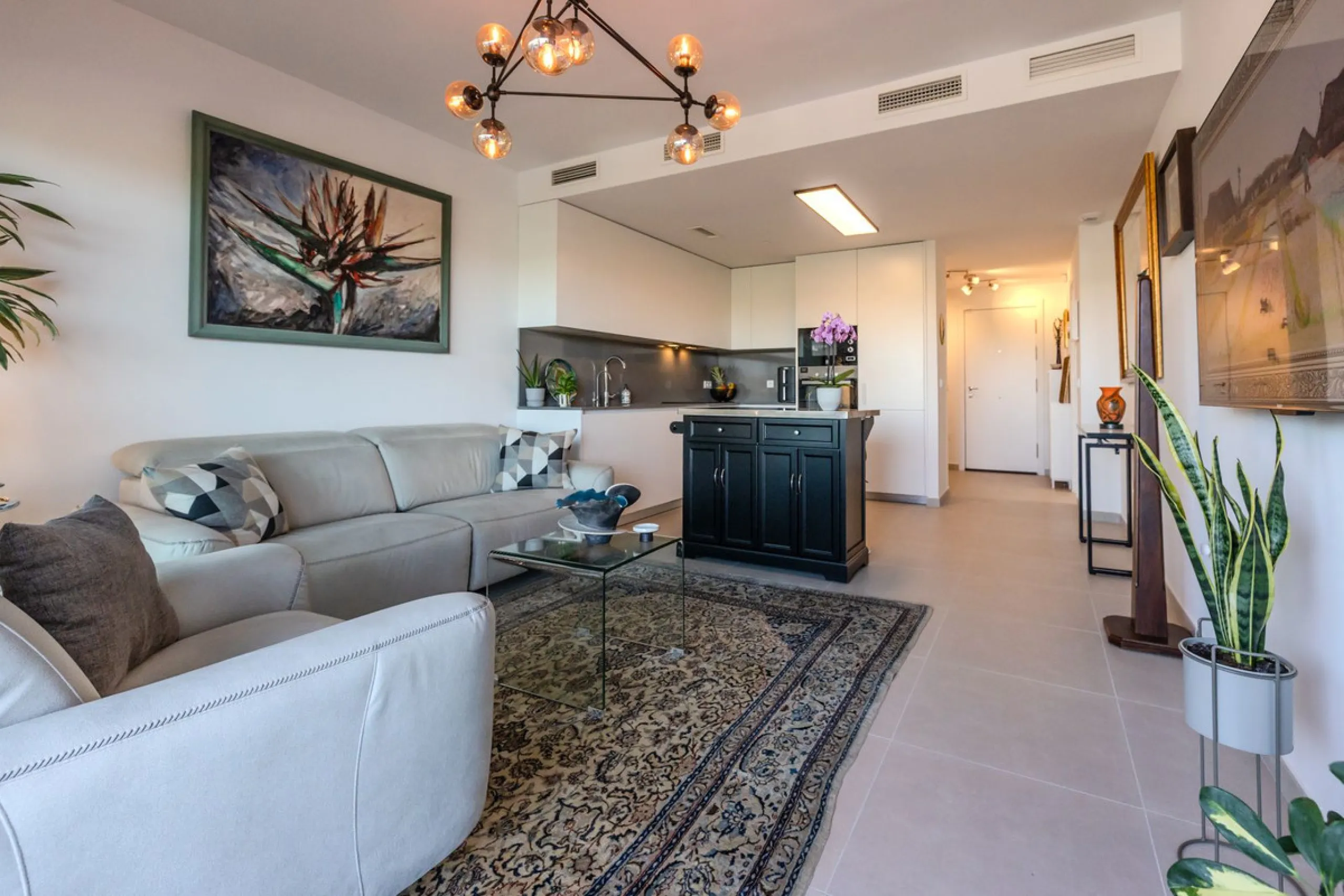 Apartment - Penthouse в продаже в Estepona, Málaga. В доме 2 спален и 2 ванных комнат. Площадь дома 75 м²