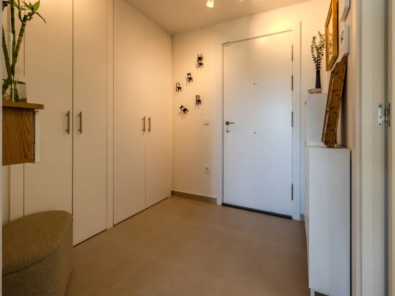 Apartment - Penthouse в продаже в Estepona, Málaga. В доме 2 спален и 2 ванных комнат. Площадь дома 75 м²