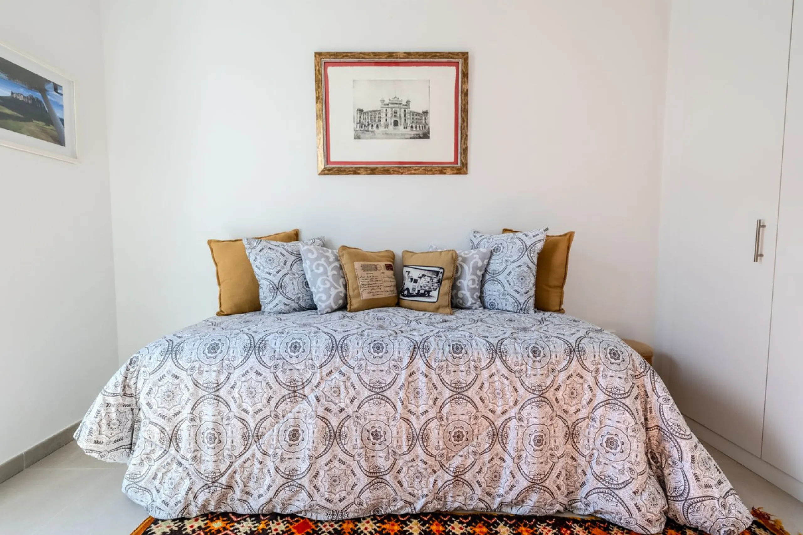 Apartment - Penthouse в продаже в Estepona, Málaga. В доме 2 спален и 2 ванных комнат. Площадь дома 75 м²