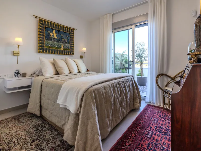 Apartment - Penthouse в продаже в Estepona, Málaga. В доме 2 спален и 2 ванных комнат. Площадь дома 75 м²