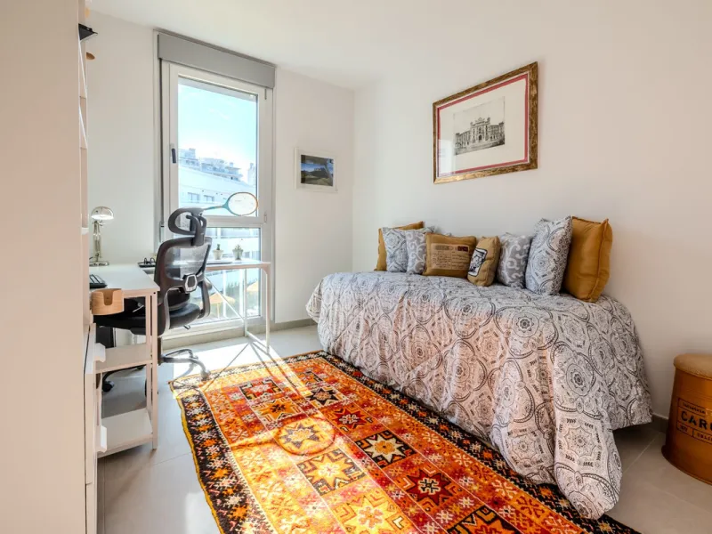 Apartment - Penthouse в продаже в Estepona, Málaga. В доме 2 спален и 2 ванных комнат. Площадь дома 75 м²