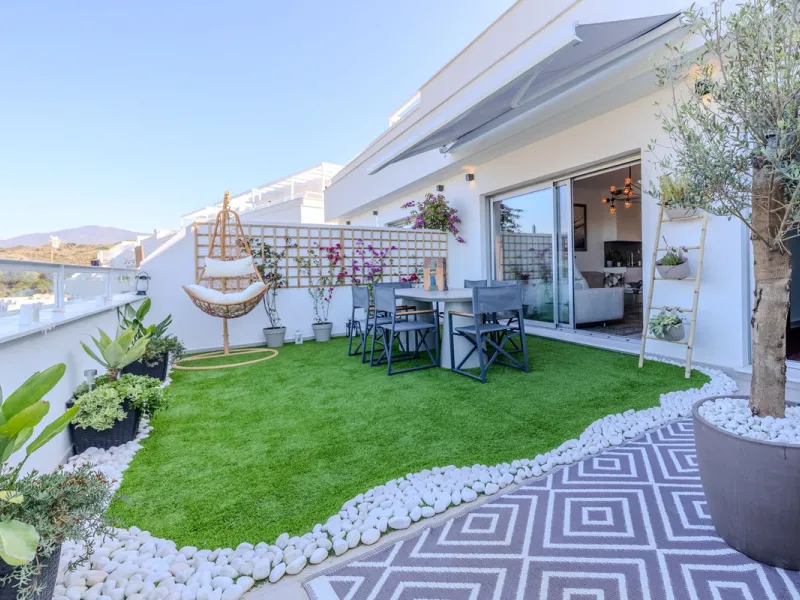 Apartment - Penthouse в продаже в Estepona, Málaga. В доме 2 спален и 2 ванных комнат. Площадь дома 75 м²