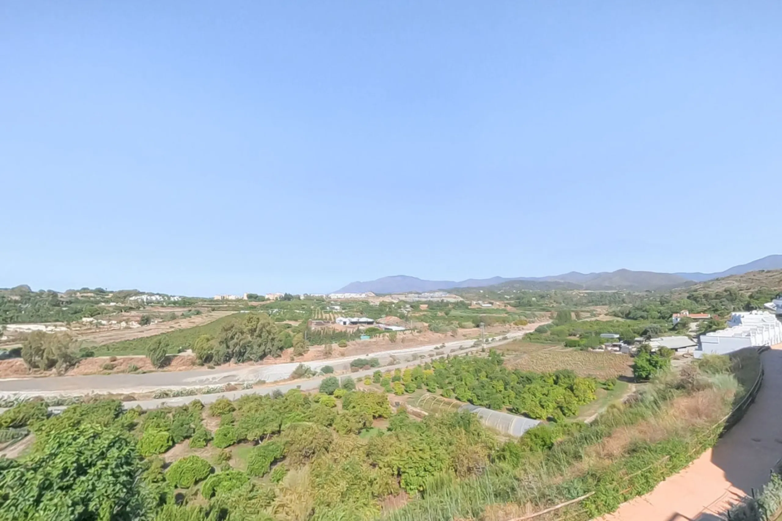 Apartment - Penthouse в продаже в Estepona, Málaga. В доме 2 спален и 2 ванных комнат. Площадь дома 75 м²