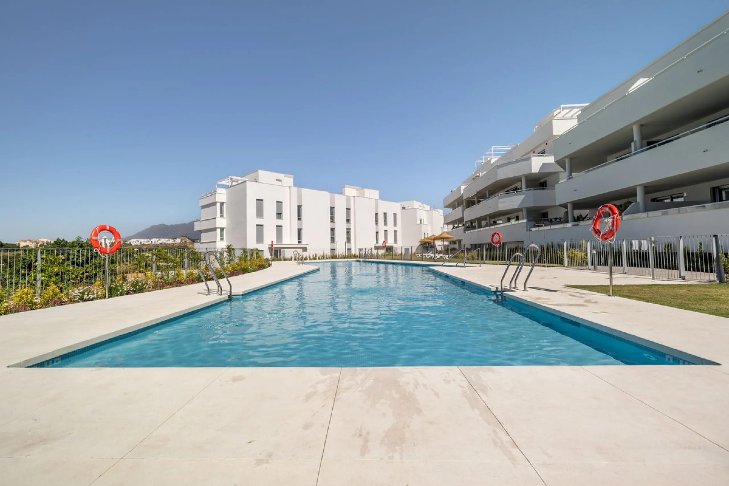 Apartment - Penthouse в продаже в Estepona, Málaga. В доме 2 спален и 2 ванных комнат. Площадь дома 75 м²