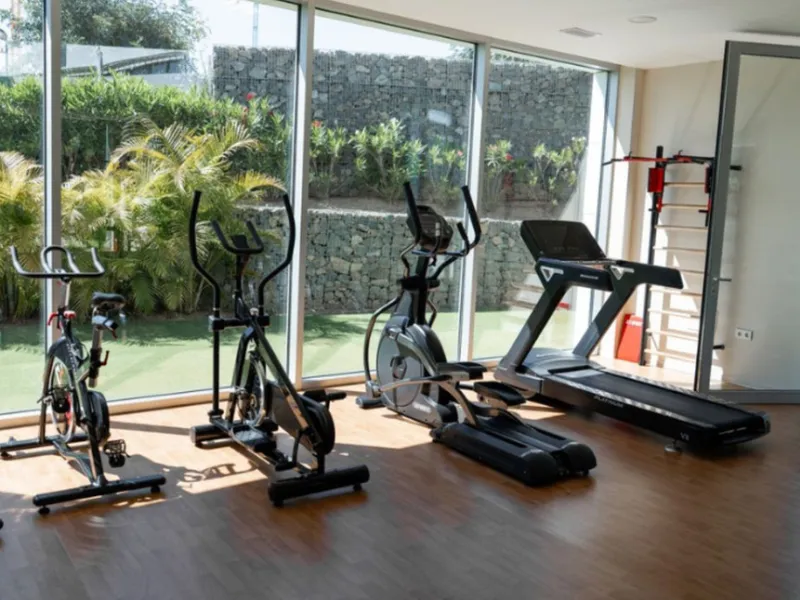 Welcome to this luxurious apartment located in the exclusive beachfront residential complex The Edge. This 2nd floor home offers four bedrooms and two bathrooms with exclusive Dornbracht finishes. The open concept living room and kitchen create a social a