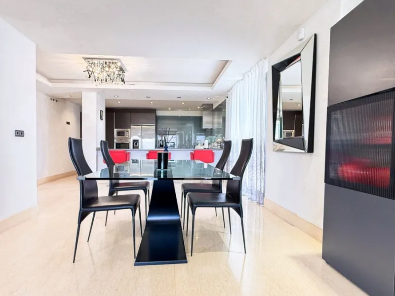 Legant 3-Bedroom Apartment in the Prestigious Los Arrayanes Golf Urbanization, Benahavís