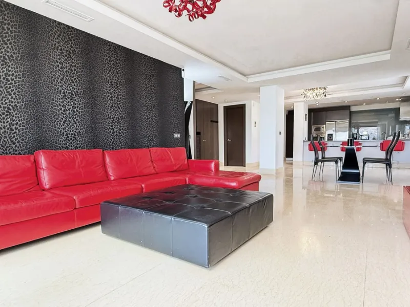 Legant 3-Bedroom Apartment in the Prestigious Los Arrayanes Golf Urbanization, Benahavís