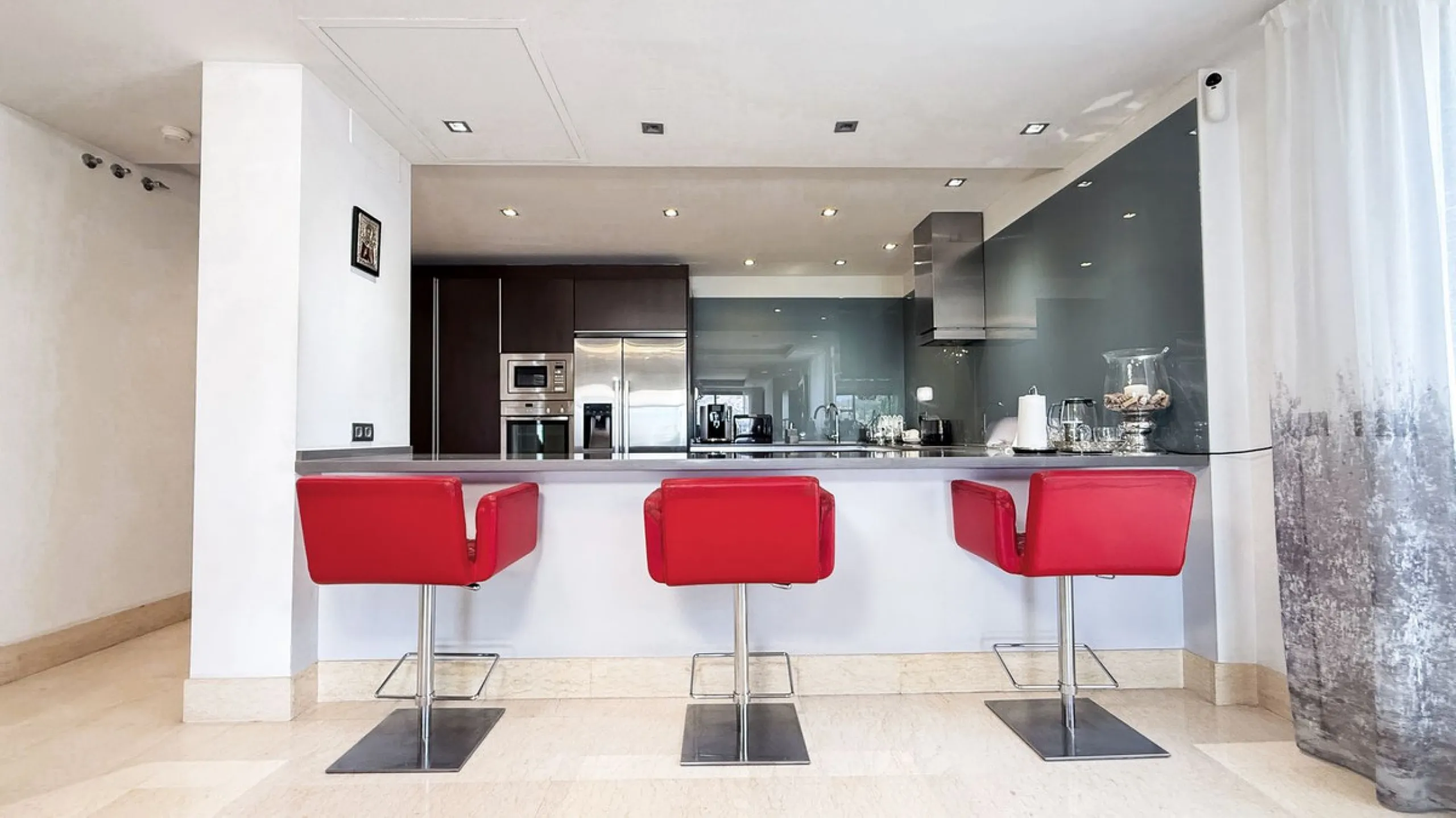 Legant 3-Bedroom Apartment in the Prestigious Los Arrayanes Golf Urbanization, Benahavís