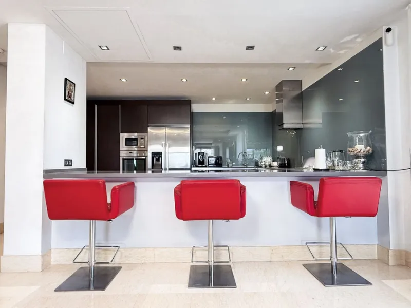 Legant 3-Bedroom Apartment in the Prestigious Los Arrayanes Golf Urbanization, Benahavís