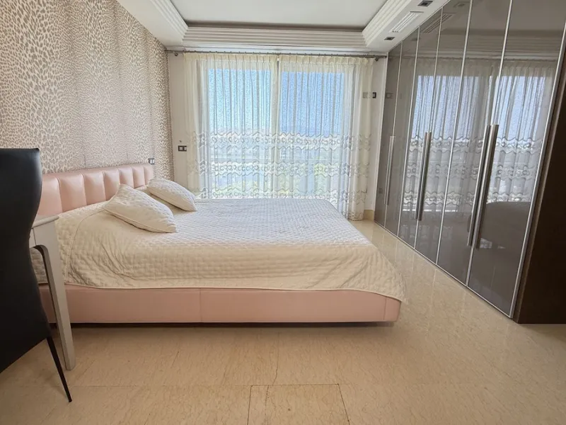 Legant 3-Bedroom Apartment in the Prestigious Los Arrayanes Golf Urbanization, Benahavís