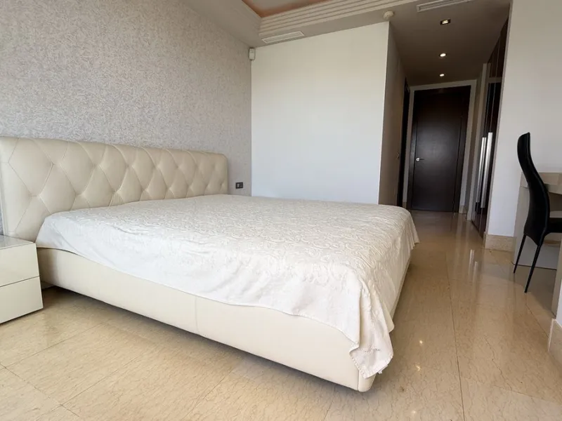 Legant 3-Bedroom Apartment in the Prestigious Los Arrayanes Golf Urbanization, Benahavís
